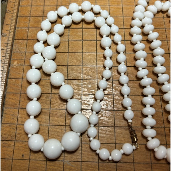 MCM White x3 Variety Shape Beads Necklaces 24”L 60s 70s Barrel Roll Clasp EVC - Picture 10 of 11